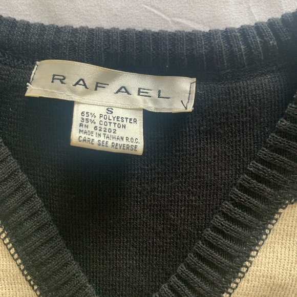 Rafael dual colored sweater vest - Picture 3 of 3